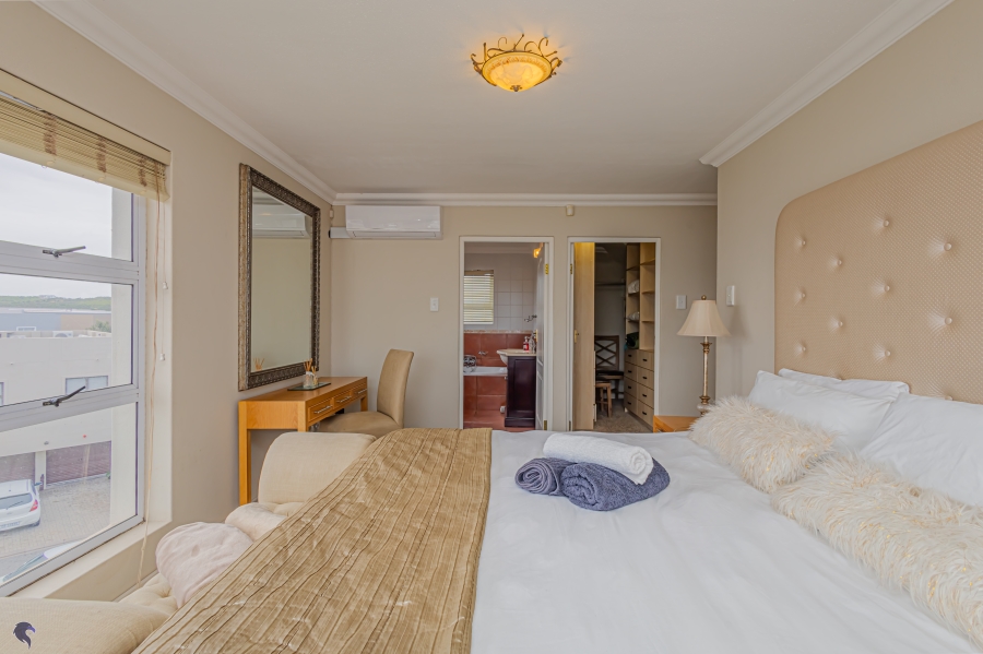 5 Bedroom Property for Sale in Waterfront Western Cape